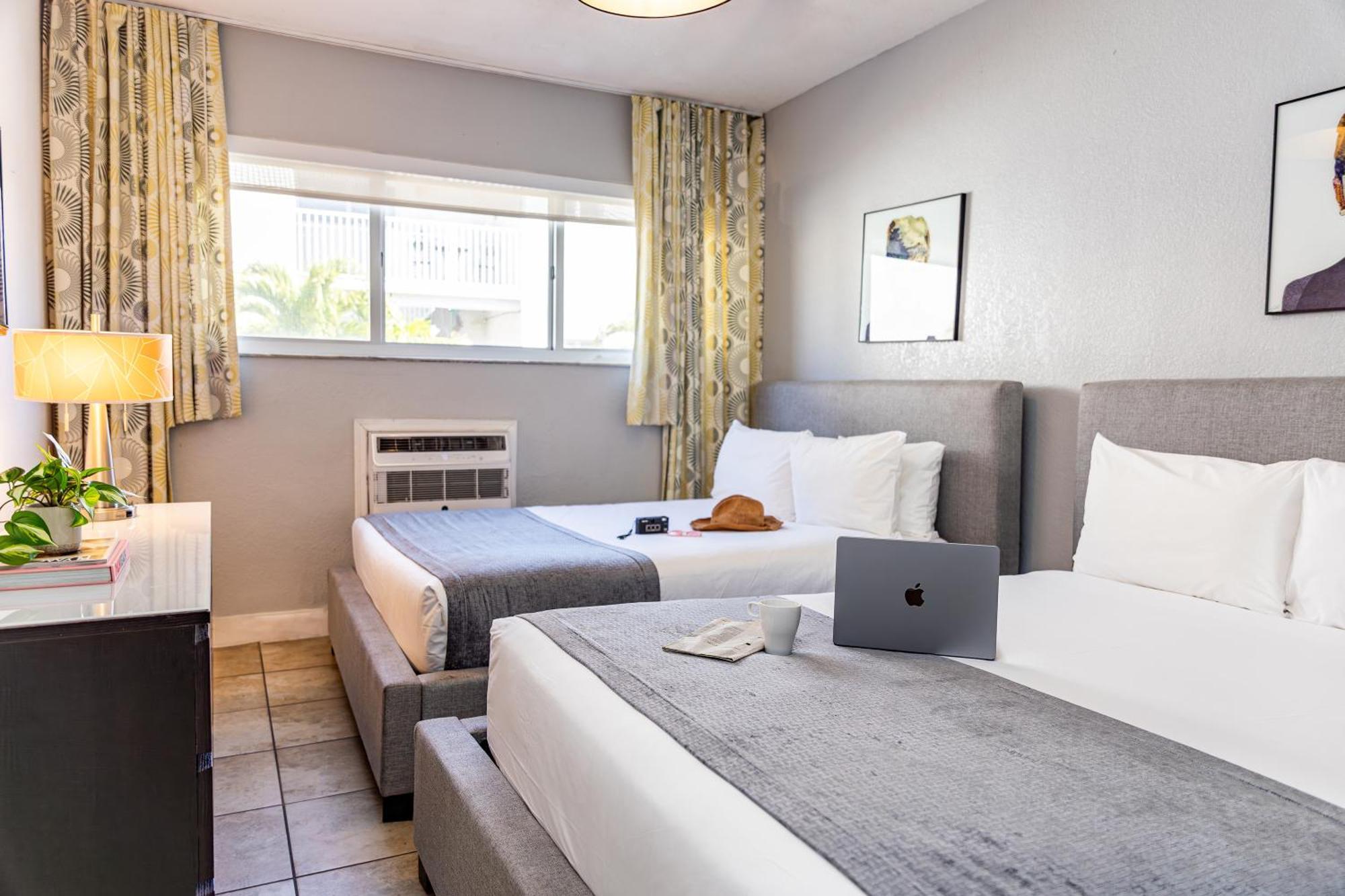 Beachside All Suites Hotel Маямі-Біч Екстер'єр фото